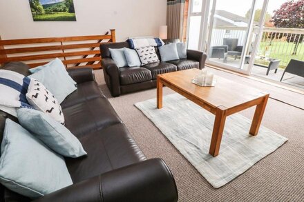 PATCH'S PAD, pet friendly, with pool in Callington