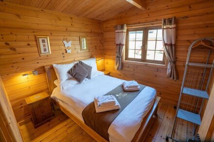 Butterfly Lodge - Perfect for couples and young families