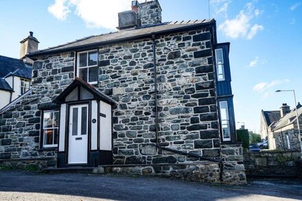 Characterful cottage in heart of Dolgellau