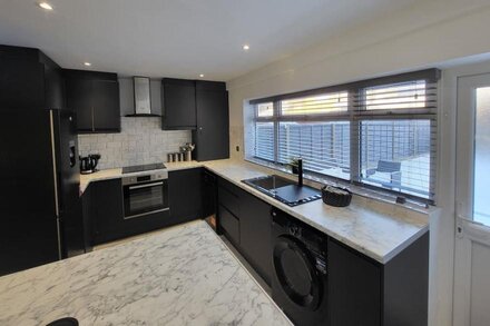 Grand Exclusive 2 Bed Apartment - London