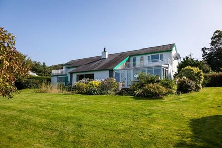 Large house & private garden - stunning sea views