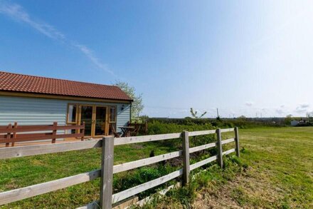 Linnet Lodge - One Bedroom House, Sleeps 2