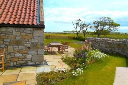 Stunning 2 bedroom barn conversion near the beach with views of open countryside