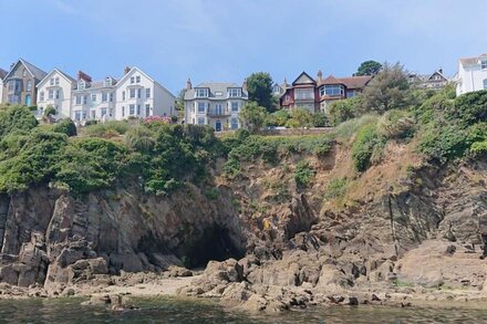 SEASPRAY spectacular views, central Fowey, parking