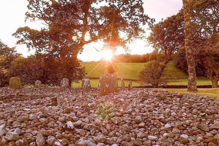 Quiet village location in beautiful valley close to Kilmartin, Argyll. Sleeps 4, pet friendly