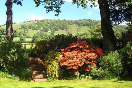 Characterful Apartment With Stunning Countryside Views