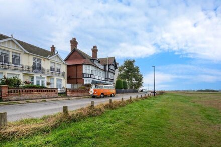 Forest Lodge - Four Bedroom House, Sleeps 8