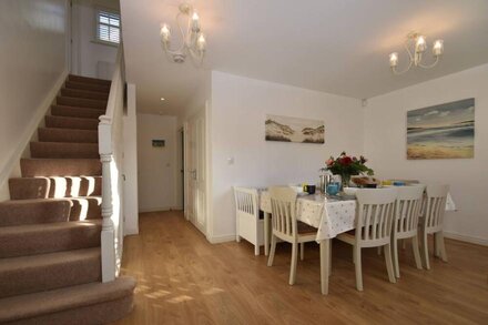 Strand House- family & dog friendly cottage in the village of Camber, Near Rye