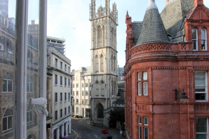 Gorgeous 2 bed apartment in Bristol City Centre