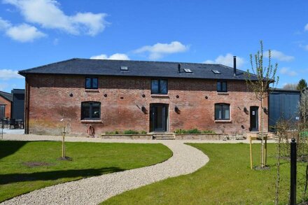 The Barn - Delightful Wiltshire Holiday Home