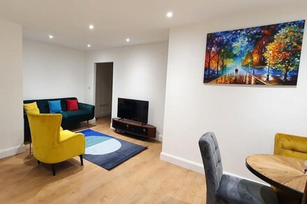 Garland Stylish Apartment 2 In Greater London