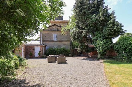 THE GARDEN APARTMENT, romantic, with a garden in Hutton Rudby