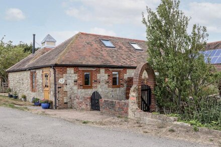 BAA LAMB COTTAGE, family friendly, with open fire in Dymchurch