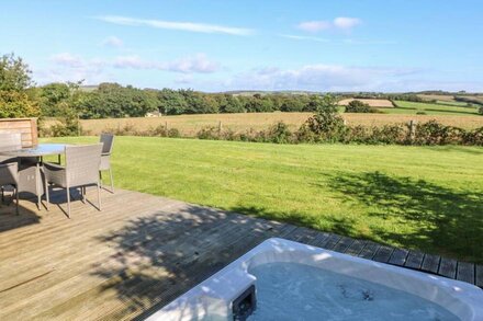 3 HORIZON VIEW, family friendly, luxury holiday cottage in Dobwalls