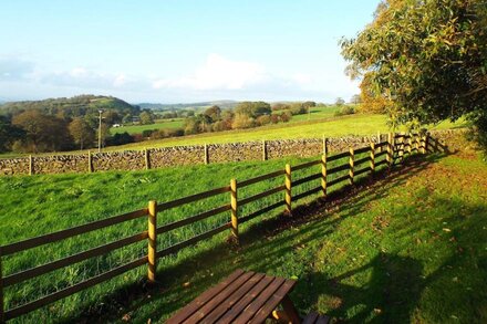 Shepherds Hut with stunning views located on the edge of the peak district