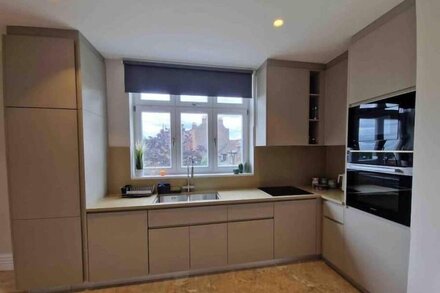 2 Bedroom Luxury Apartment in Hendon- New Build