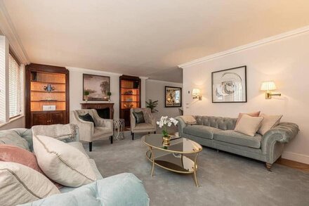 Exceptional 6BD home in Knightsbridge near Harrods