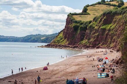 Shaldon Beach Hut 5 - One Bedroom House, Sleeps 2