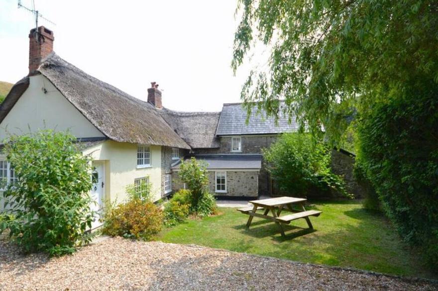 Gill Cottage - Four Bedroom House, Sleeps 8