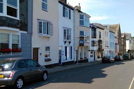 Ferry View - Three Bedroom House, Sleeps 6