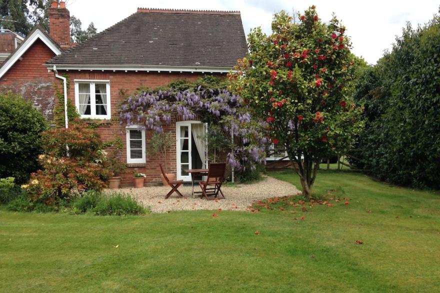 Lovely little cottage in the heart of the New Forest National Park