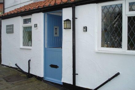 Cottage With Stunning Views Across Whitby Harbour And The North York Moors.