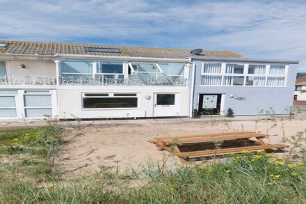 Stunning Beach House! ⭐ ⭐ ⭐ ⭐ ⭐  On the Beach!