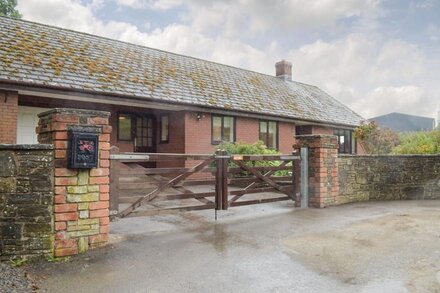 3 bedroom accommodation in Gladestry, near Kington