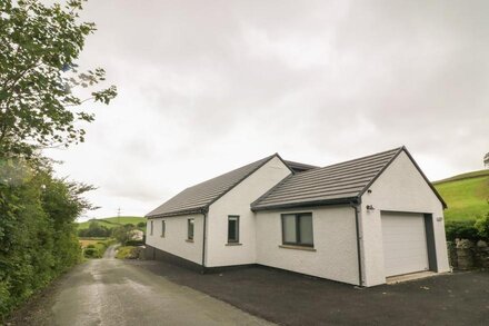 BECK VIEW, family friendly, luxury holiday cottage in Kendal