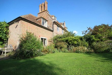 Picturesque cottage for two in the Kent countryside - Moat Farm Cottage