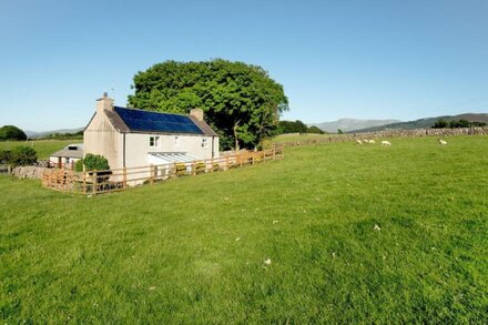 Hen Dy - Three Bedroom House, Sleeps 6