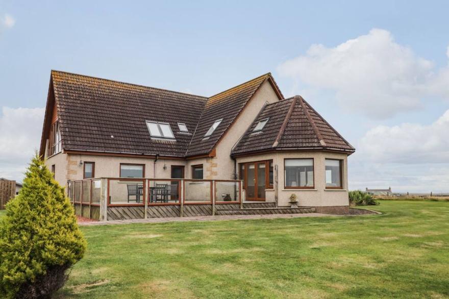 NORDWALL FARM, pet friendly, with pool in Wick, Caithness