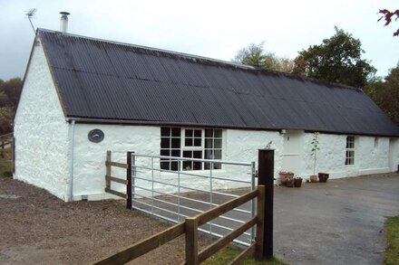 Traditional stone Barn in Rural setting ,a quiet and cosy retreat