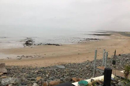 Snowdonia Sea view Beach Cabin