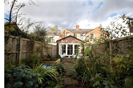 Pass the Keys | Vicarage Rd Stunning Central Oxford Townhouse