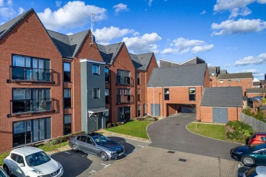 Beautiful 4 Bed Apartment In Milton Keynes