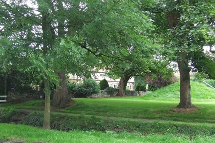 Cottage In Picturesque Village Location Close To The Wolds Way