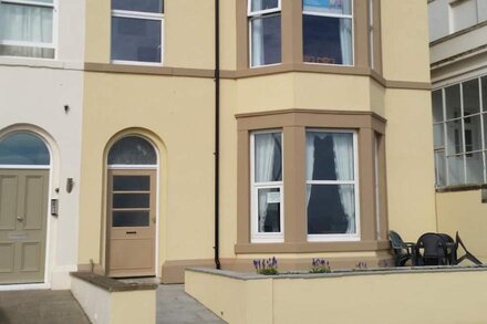 Filey-Ground Floor Apartment, Sea View, Private patio. Dog friendly (maximum 2).