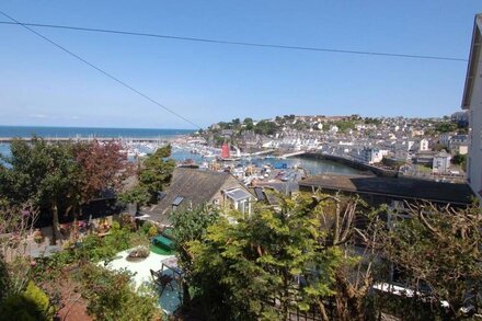 HIDDEN TREASURE, romantic, country holiday cottage in Brixham