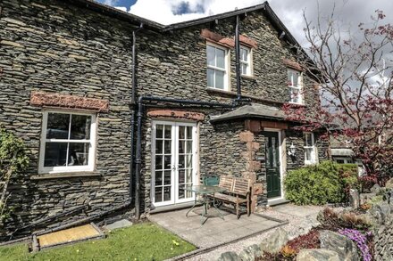 SILVERTHWAITE, family friendly, with a garden in Windermere