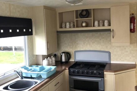 Lovely 2 bedroom static caravan Brean, Somerset