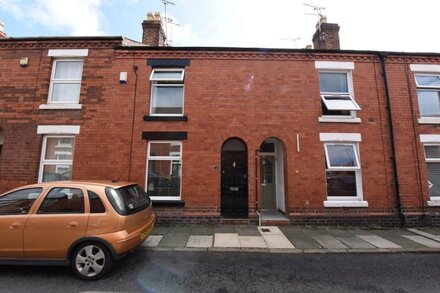 Newly Refurbished 3 Bed House - Netflix, Wi-Fi & Close To Shops & Restaurants