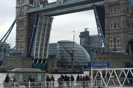 Modern London Tower Bridge apartment