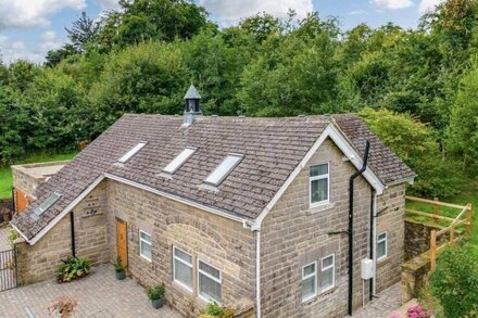 ROUNDHILL COACH HOUSE -  set in a stunning location in the Yorkshire Dales