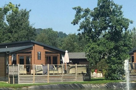 Lakeside Luxury Lodge <br>South Lakeland Leisure Village