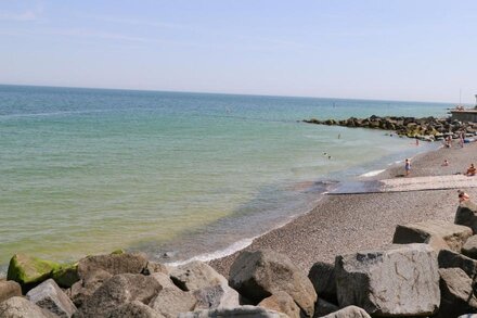 CAPTAIN'S COTTAGE, pet friendly, with open fire in Sheringham