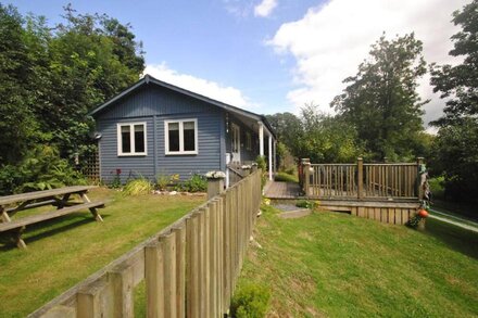 'Beach House' style cabin in secluded valley 1 mile from Bantham beach