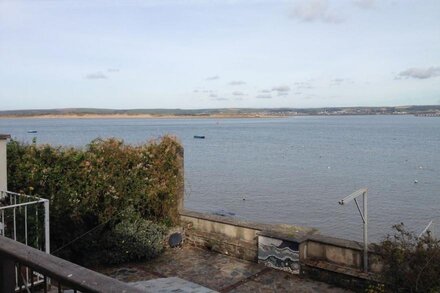 House right on Estuary, at Appledore, Devon, Shops, Pubs, Playground all close