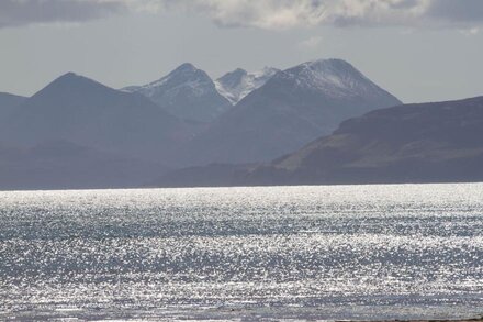 Cosy, remote crofter's cottage overlooking Loch Torridon, Idyllic, Pet-friendly