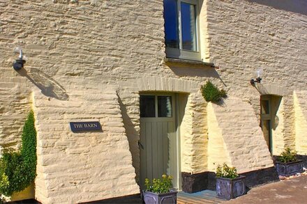 Fabulous luxury barn conversion on the fringes of Start Bay